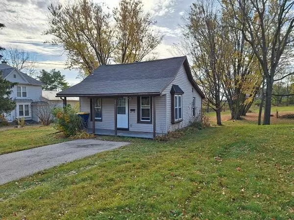 921 E Decker STREET, Viroqua, WI 54665