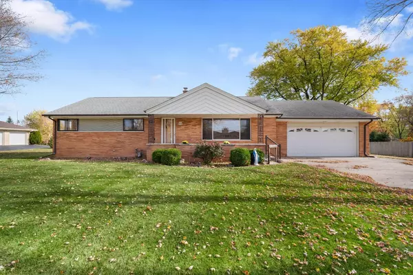 W152N7144 Westwood DRIVE, Menomonee Falls, WI 53051