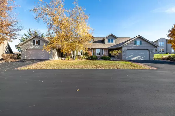 115 Deer Ridge DRIVE, West Bend, WI 53095