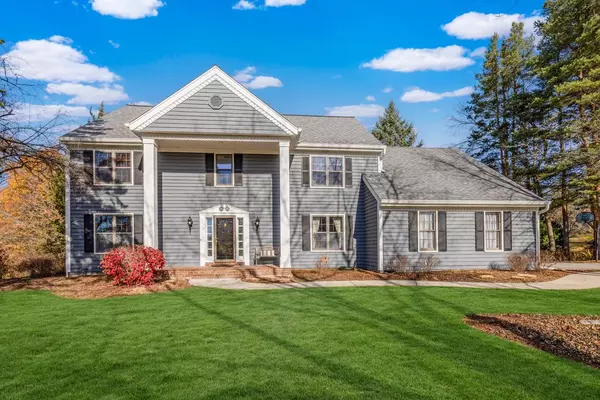 4432 W Riverlake DRIVE, Mequon, WI 53092