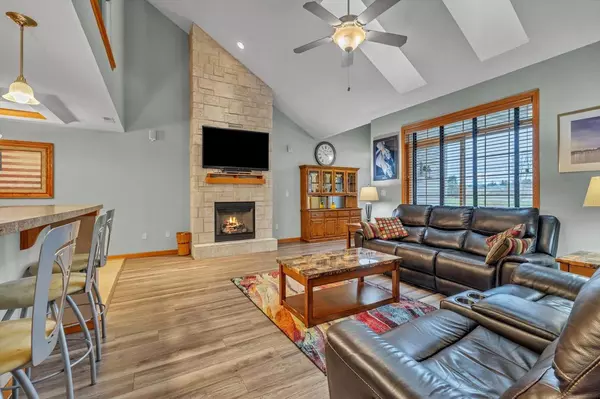 Mukwonago, WI 53149,1617 Grey Fox TRAIL #F