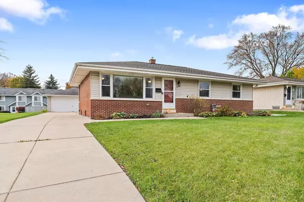 N89W15769 Cleveland AVENUE, Menomonee Falls, WI 53051