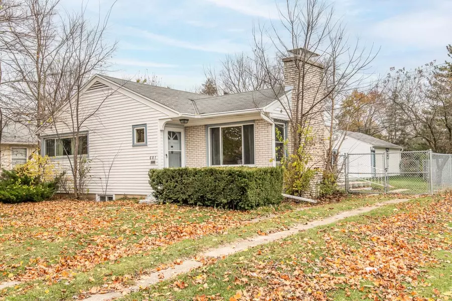 601 S East AVENUE, Waukesha, WI 53186