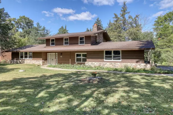 N53W33650 Terrace DRIVE, Nashotah, WI 53058