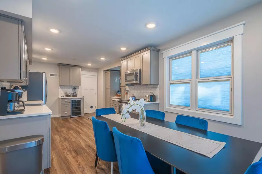 513 E Bolivar AVENUE, Milwaukee, WI 53207