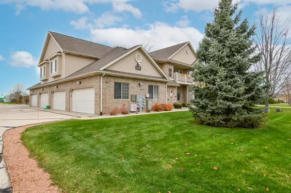 Mount Pleasant, WI 53406,1550 Raintree LANE #113