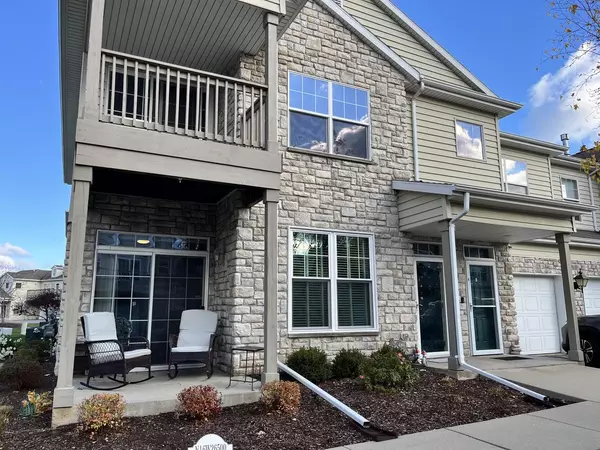 N16W26500 Meadowgrass CIRCLE #A, Pewaukee, WI 53072