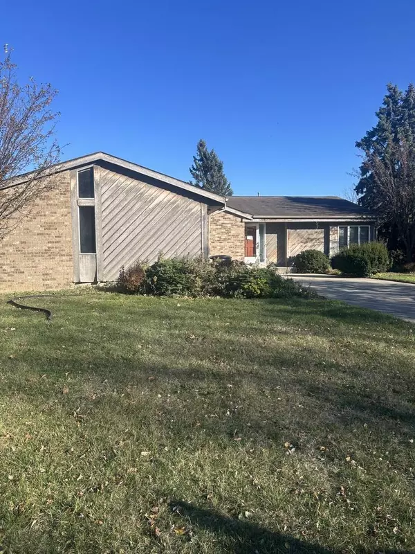 8008 S 66th STREET, Franklin, WI 53132