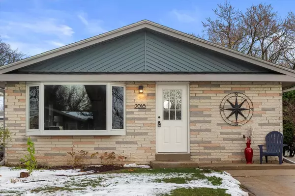 2018 N 114th STREET, Wauwatosa, WI 53226