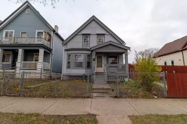 2753 N 34th STREET, Milwaukee, WI 53210