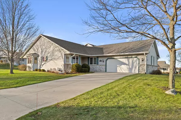 W154N6543 Marvel DRIVE, Menomonee Falls, WI 53051