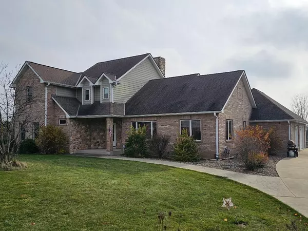 145 Victoria CIRCLE, Union Grove, WI 53182