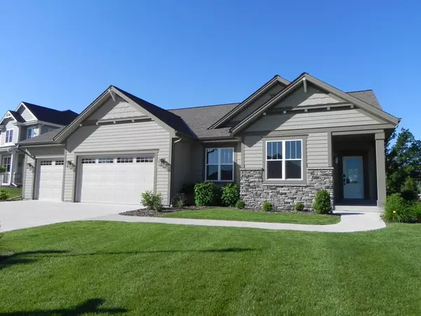 S54W25503 Pebble Brook COURT, Waukesha, WI 53189