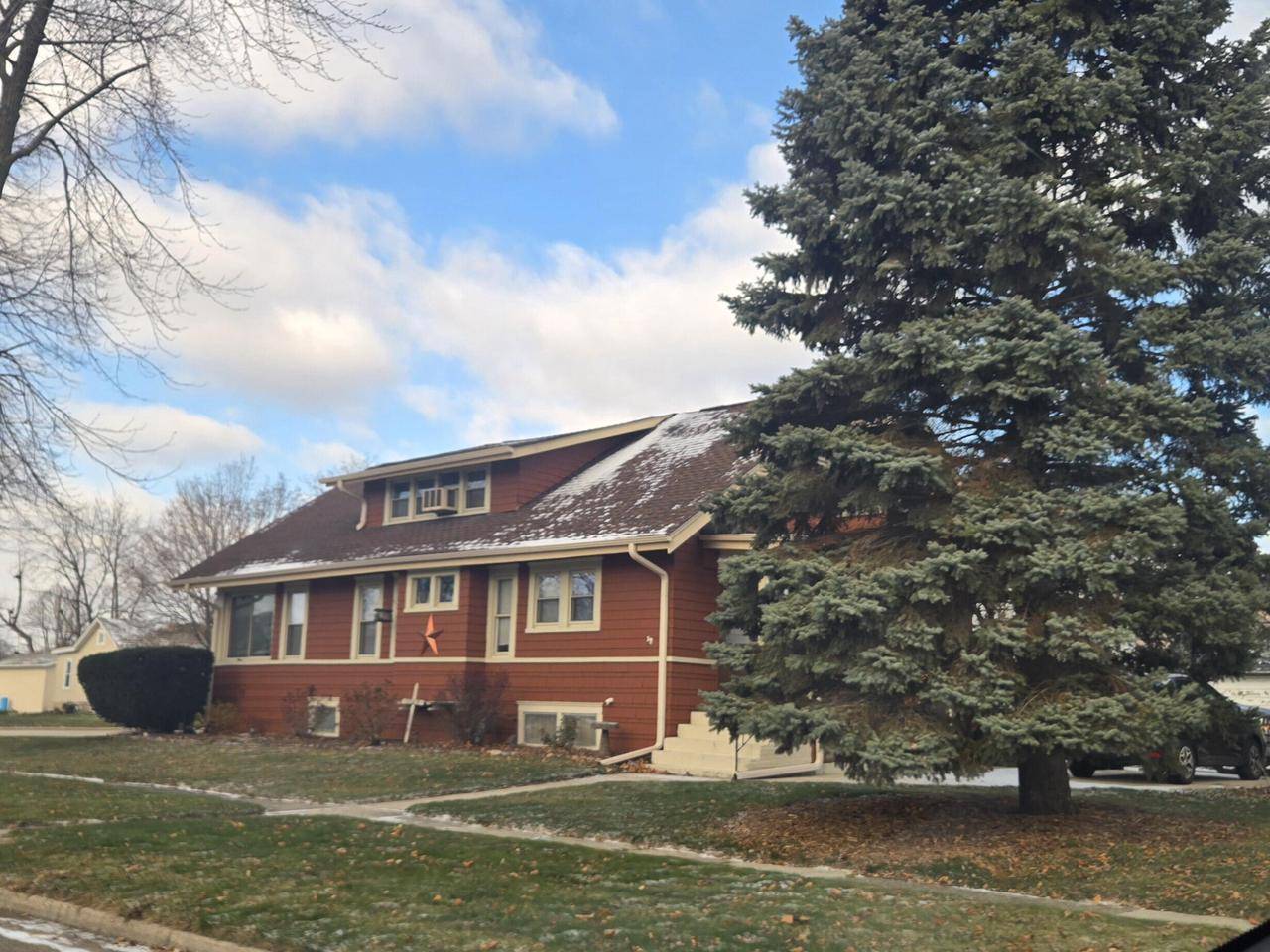 Jefferson, WI 53549,522 S Center AVENUE #520