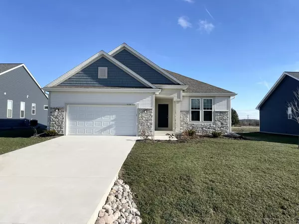 W218N16022 Tiger Lily DRIVE, Jackson, WI 53037