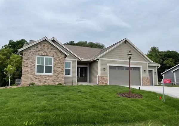 W254S5317 Primrose LANE, Waukesha, WI 53189