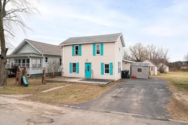 118 W Clark STREET, Alma Center, WI 54611