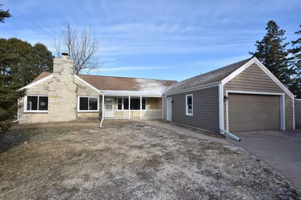 1130 Sunset COURT, Grafton, WI 53024