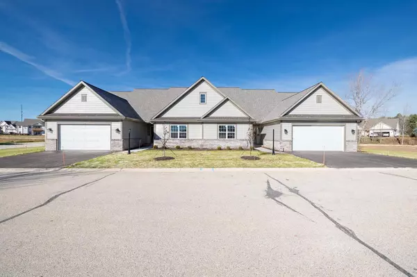 1831 Cedar Ridge DRIVE, Slinger, WI 53086