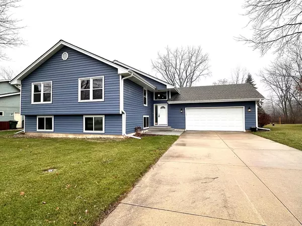 Racine, WI 53402,2523 Catherine DRIVE