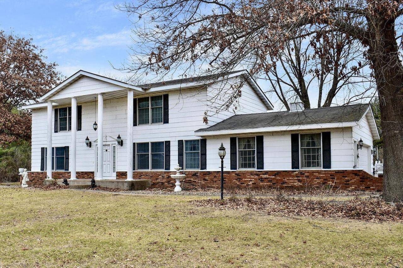 W1166 Badger ROAD, Fountain City, WI 54629