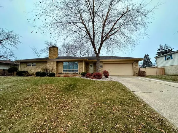 6109 Pershing BOULEVARD, Kenosha, WI 53142