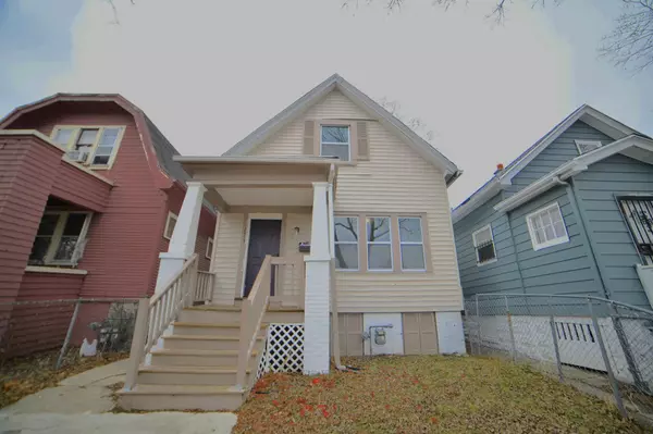 2453 N 25th STREET, Milwaukee, WI 53206