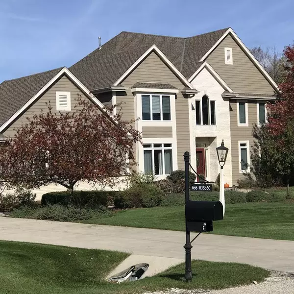 N66W38360 Deer Creek COURT, Oconomowoc, WI 53066