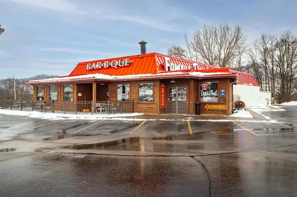 3055 State Road 16, La Crosse, WI 54601