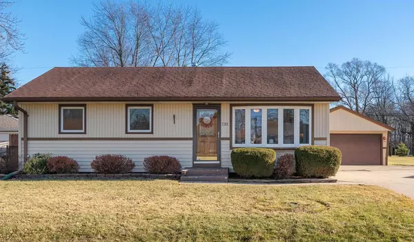 7282 S 36th STREET, Franklin, WI 53132