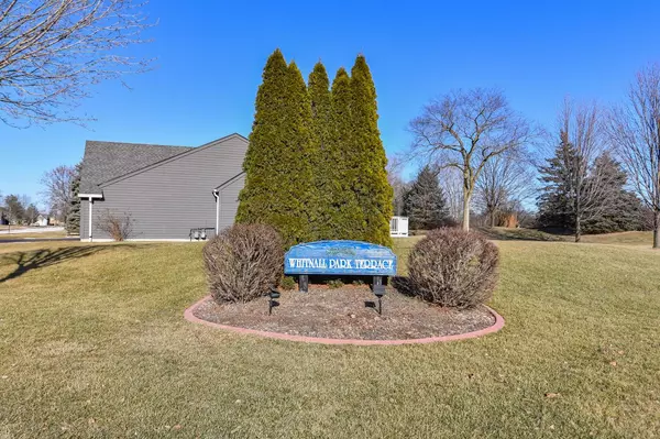 7730 W Maple Ridge COURT, Franklin, WI 53132