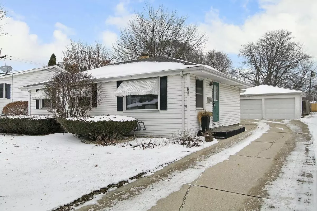 Kenosha, WI 53143,8221 25th AVENUE