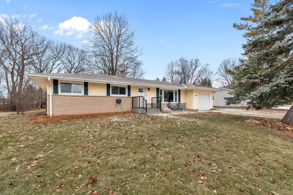 3941 W Iona TERRACE, Milwaukee, WI 53221