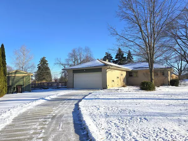 14126 W Dakota STREET, New Berlin, WI 53151