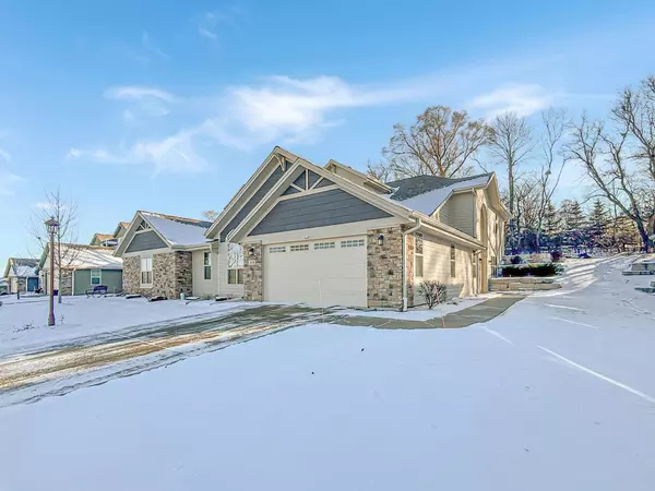 3611 Hawthorn Hill DRIVE, Waukesha, WI 53188