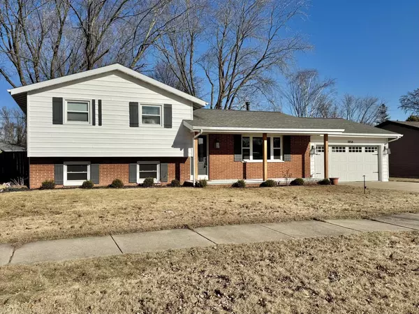 1858 Gary LANE, Green Bay, WI 54303