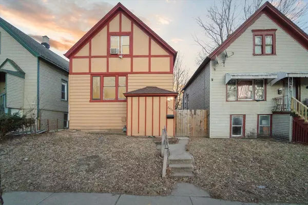 2454 S 12th STREET, Milwaukee, WI 53215