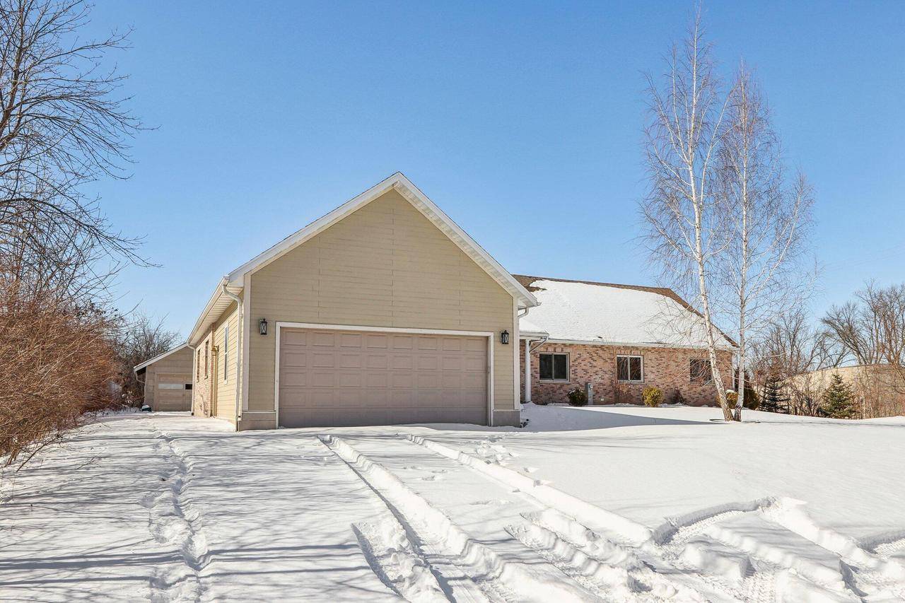8209 N Port Washington ROAD, Fox Point, WI 53217