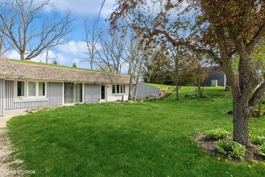 8009 184th AVENUE, Bristol, WI 53104