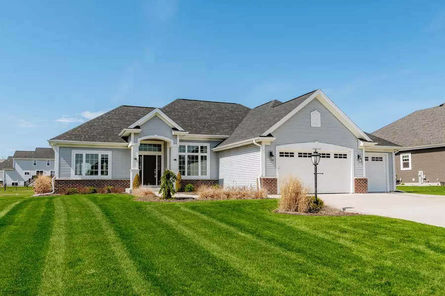 N46W22348 Boxleaf LANE, Pewaukee, WI 53072