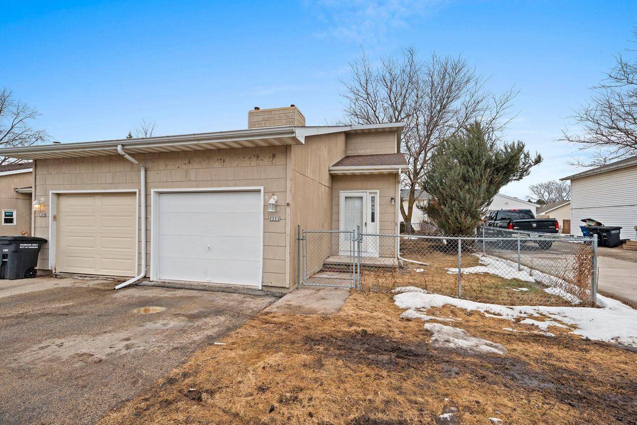 Oshkosh, WI 54902,1211 W South Park AVENUE