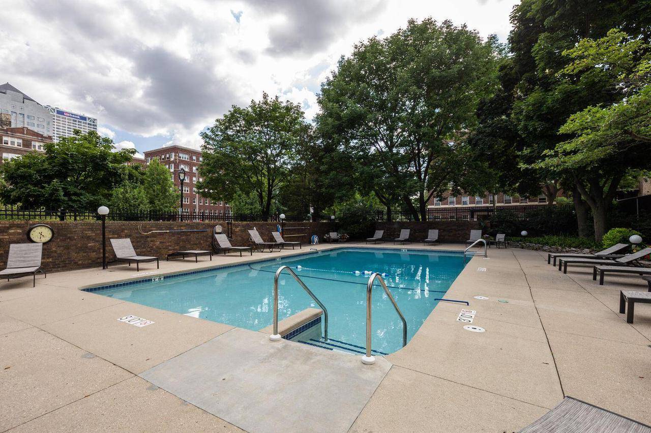 929 N Astor STREET #1407, Milwaukee, WI 53202