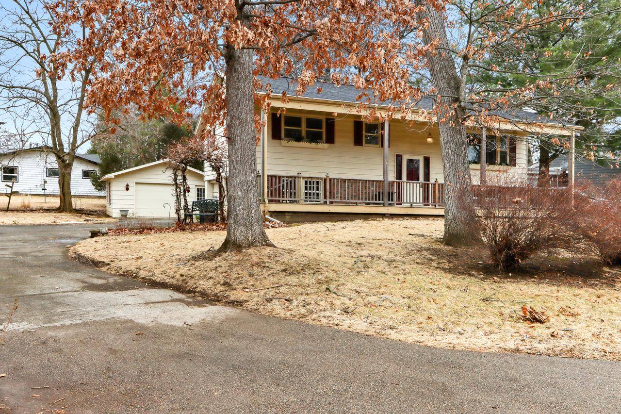 Fontana, WI 53125,442 Forest DRIVE