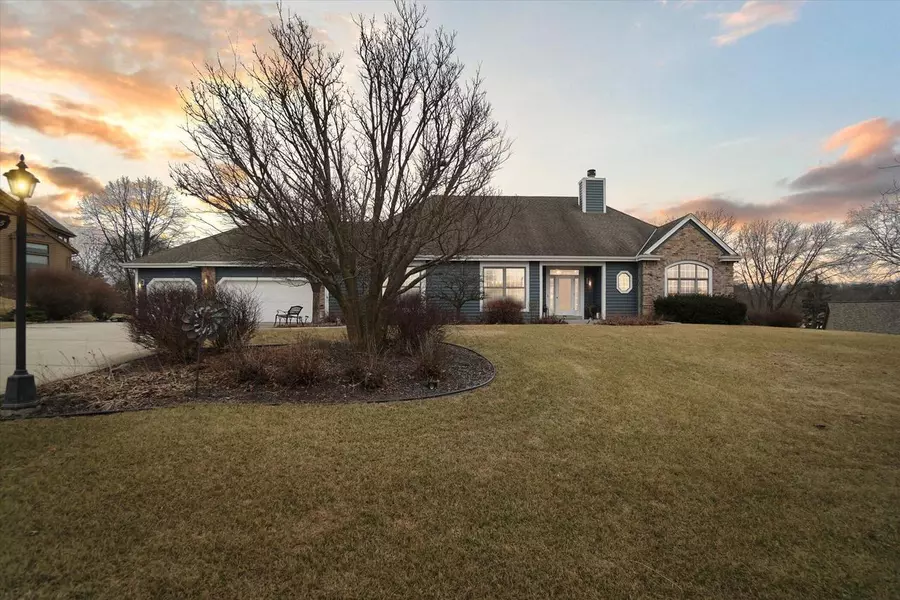 19545 Whitehall DRIVE, Brookfield, WI 53045