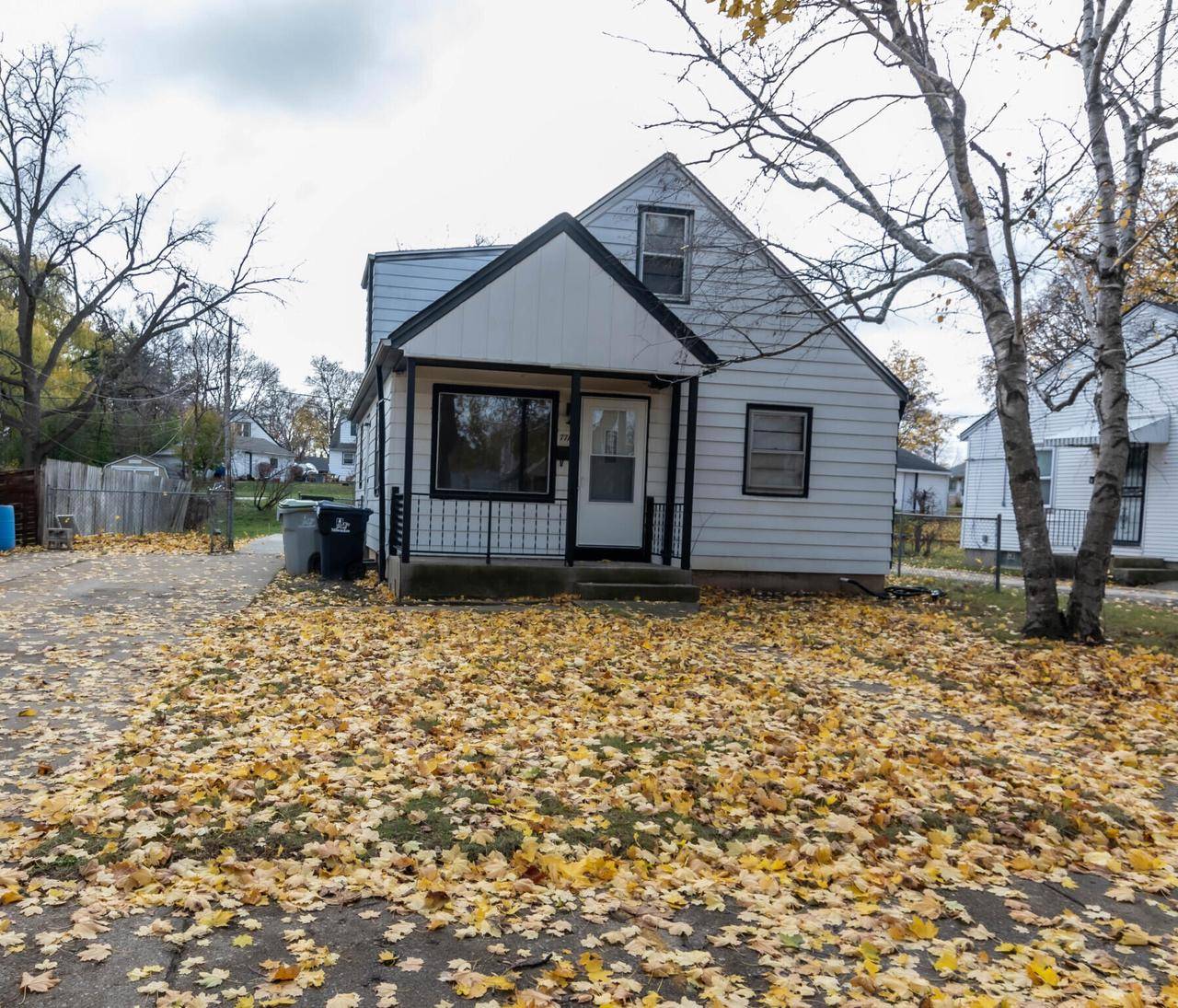 7715 W Palmetto AVENUE, Milwaukee, WI 53218