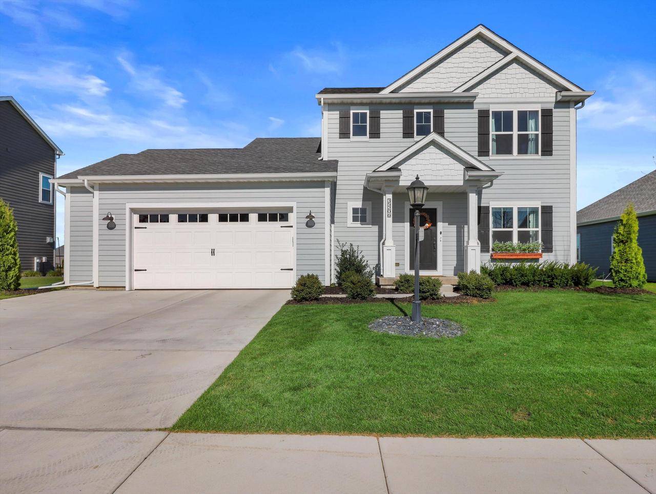 35206 Yahara DRIVE,  Summit,  WI 53066