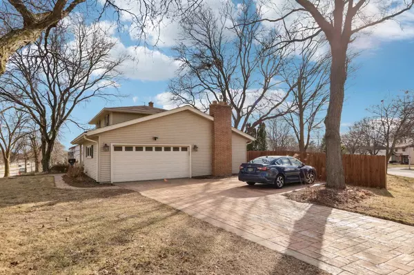West Allis, WI 53219,2713 S 76th STREET