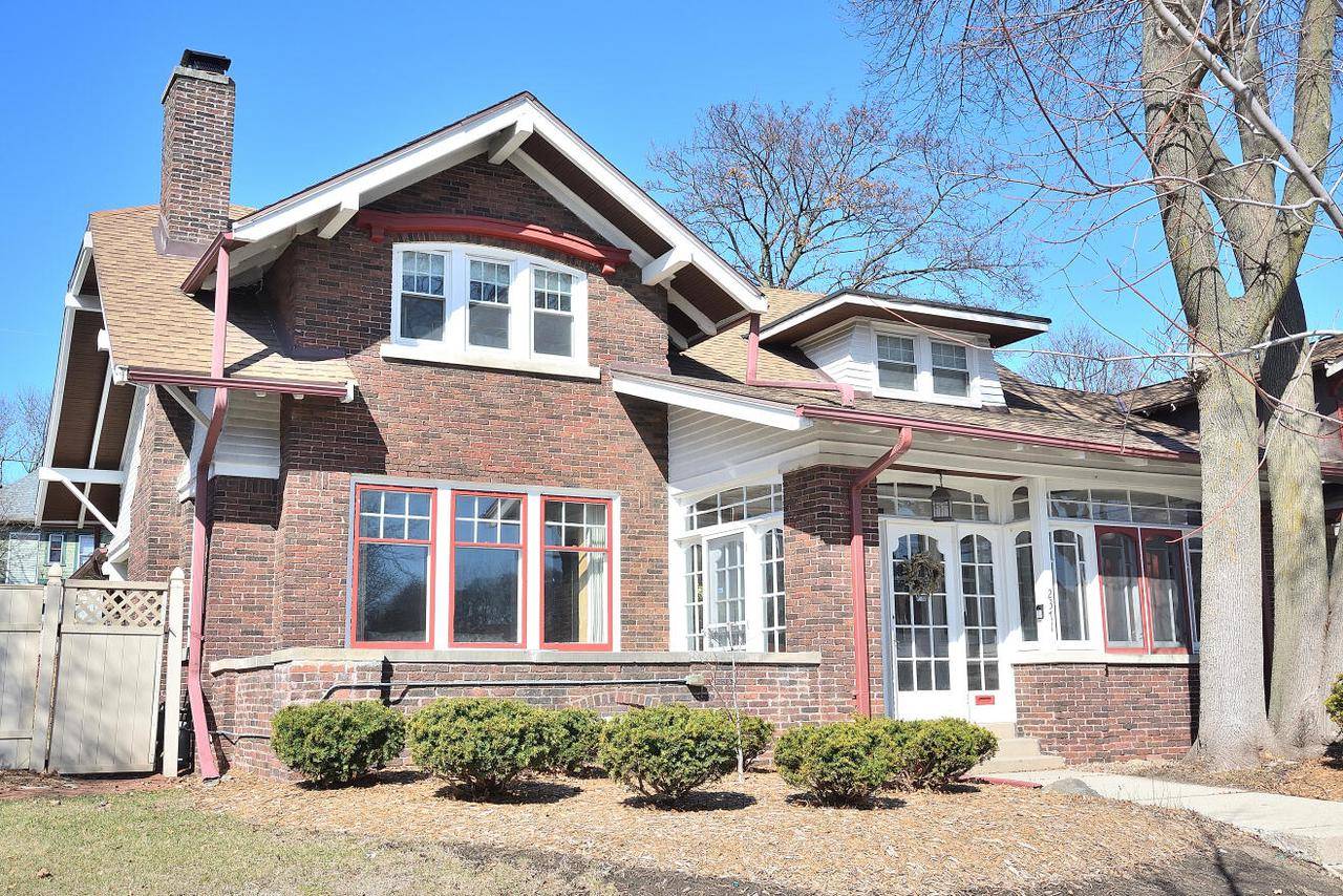 2371 N Sherman BOULEVARD, Milwaukee, WI 53210