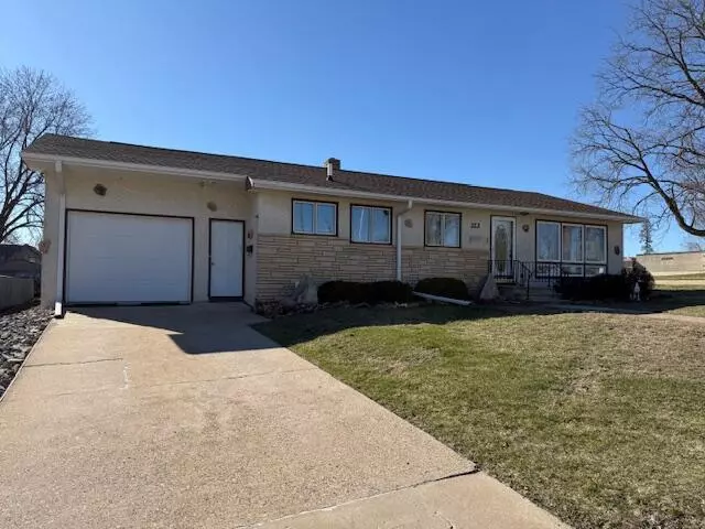 323 Badger STREET N, Caledonia, MN 55921
