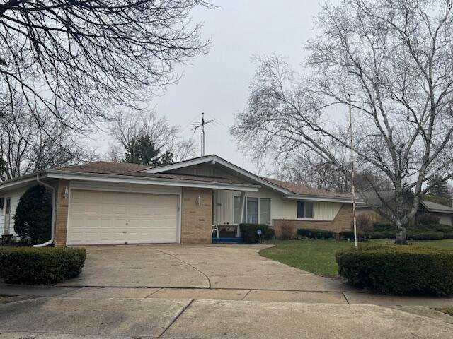 5770 Rochelle DRIVE, Greendale, WI 53129
